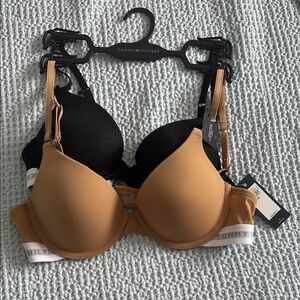 Tommy Hilfiger Women's Black and Tan Bra Set